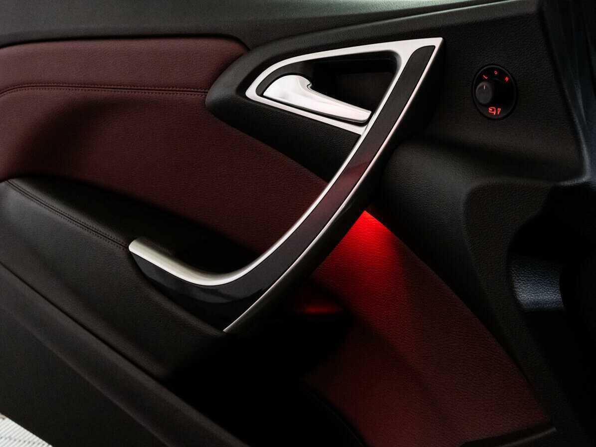 Opel Astra с пробегом — 2013 год. Фото: #18