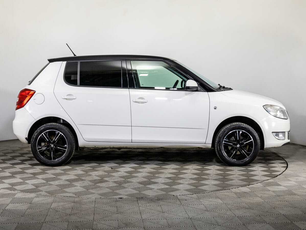 Skoda Fabia с пробегом — 2013 год. Фото: #3