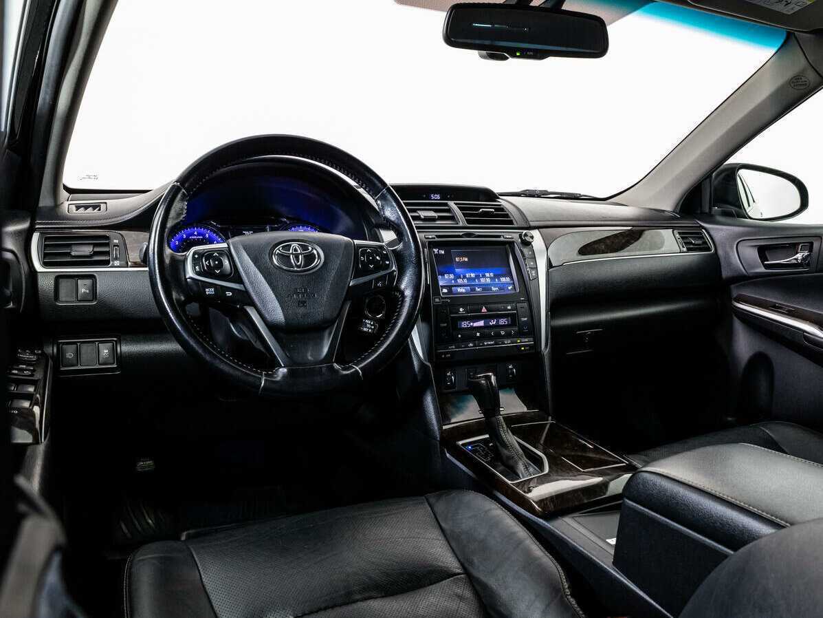Toyota Camry с пробегом — 2016 год. Фото: #8