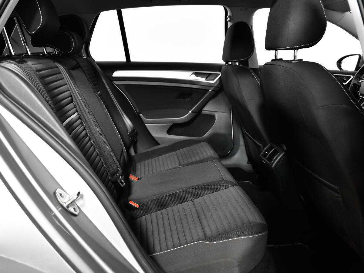 Volkswagen Golf с пробегом — 2014 год. Фото: #9