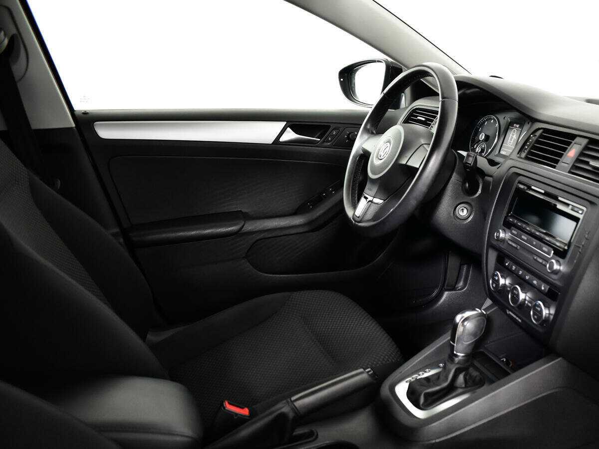 Volkswagen Jetta с пробегом — 2013 год. Фото: #8