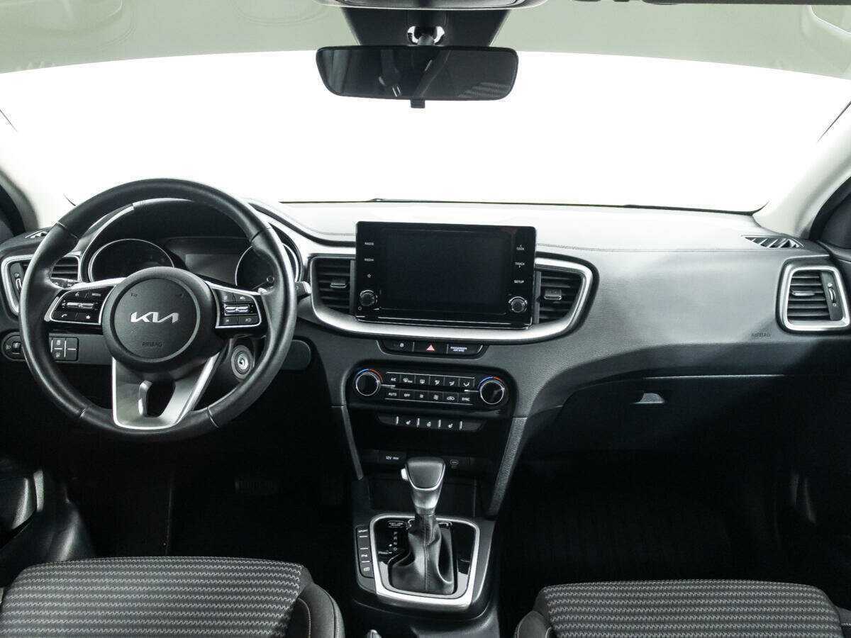 Kia Ceed с пробегом — 2023 год. Фото: #12