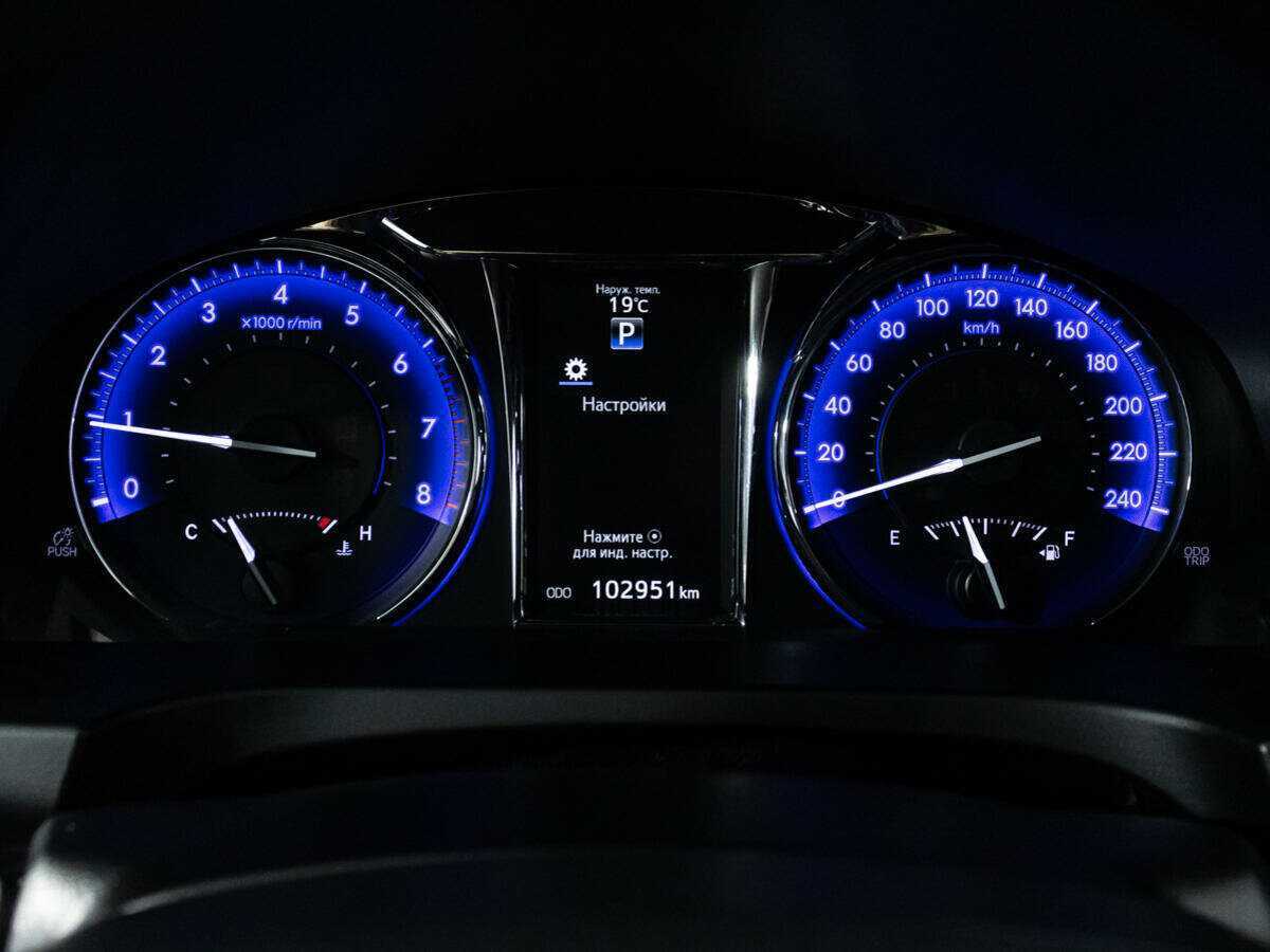 Toyota Camry с пробегом — 2017 год. Фото: #11