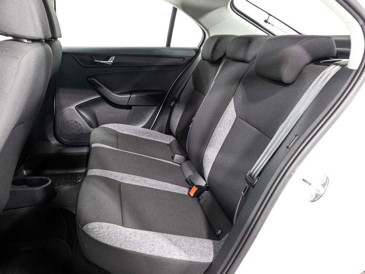 Skoda Rapid с пробегом — 2021 год. Фото: #8