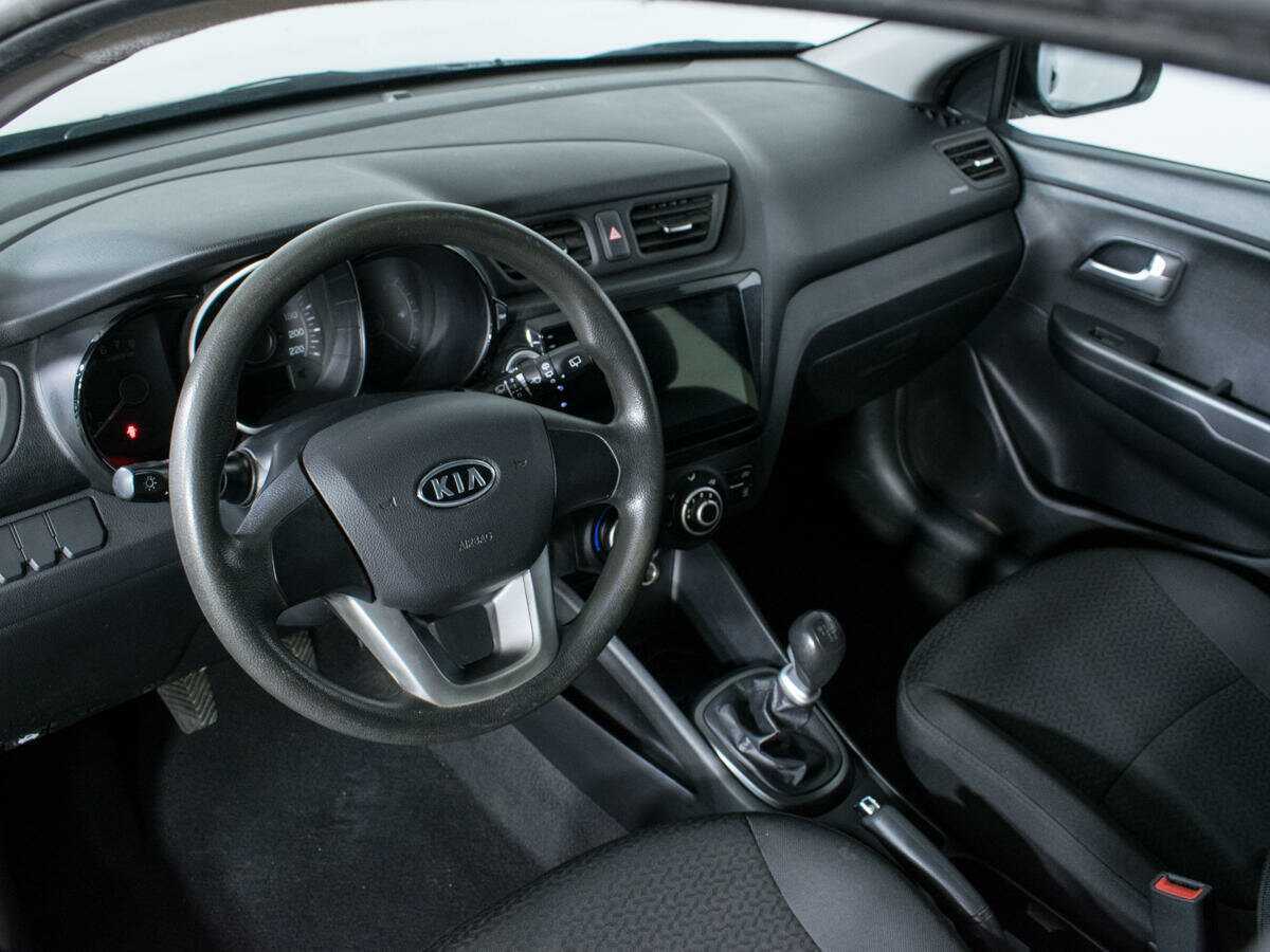 Kia Rio с пробегом — 2012 год. Фото: #12