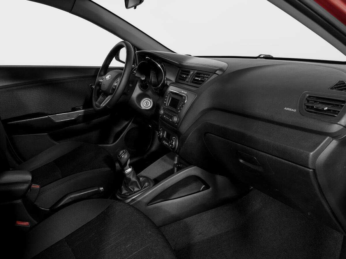 Kia Rio с пробегом — 2013 год. Фото: #8