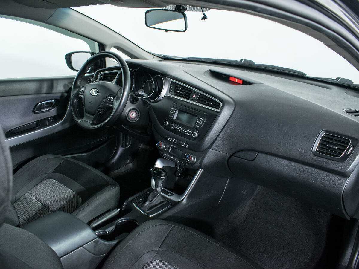 Kia Ceed с пробегом — 2015 год. Фото: #7