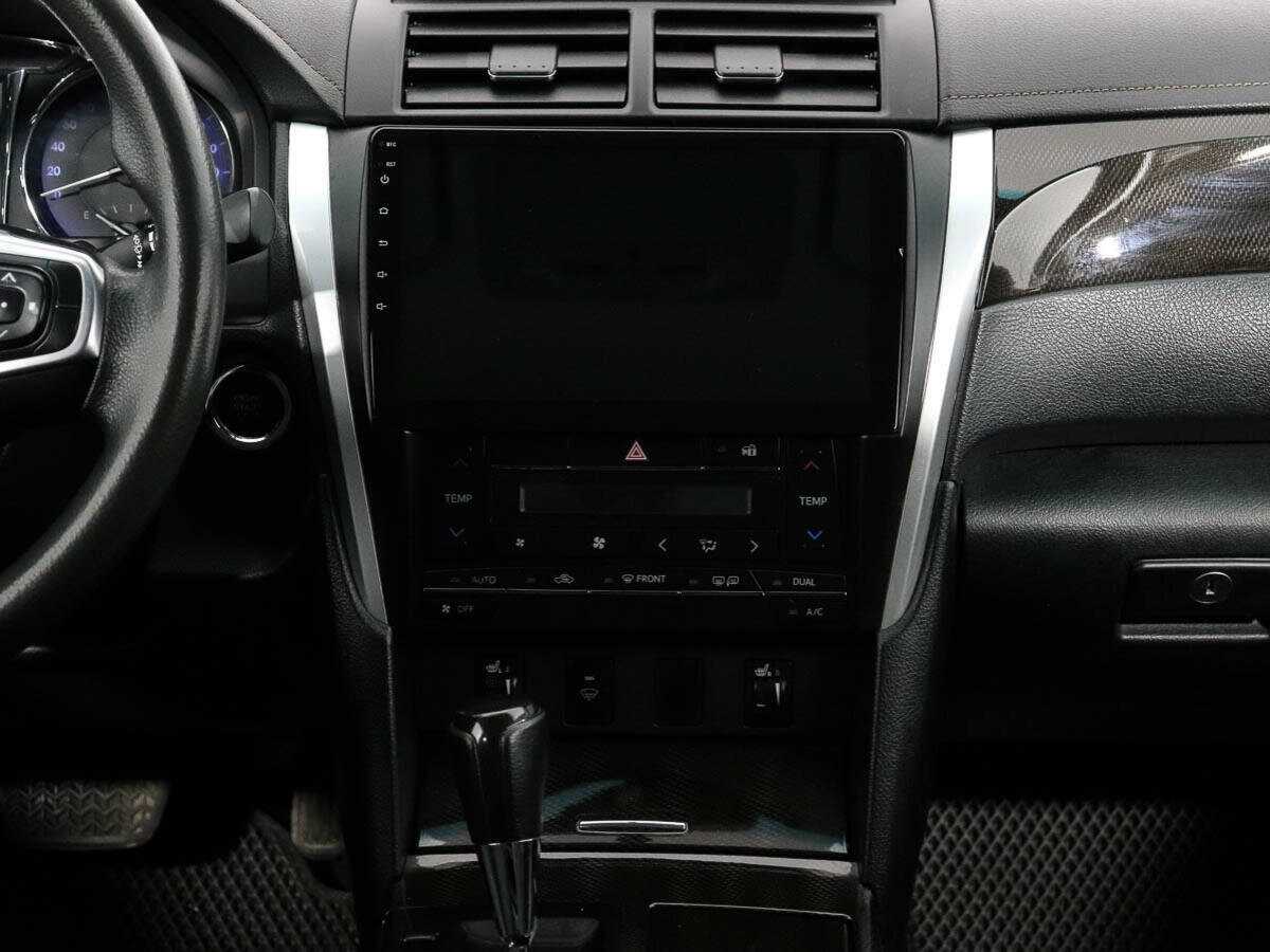 Toyota Camry с пробегом — 2015 год. Фото: #13