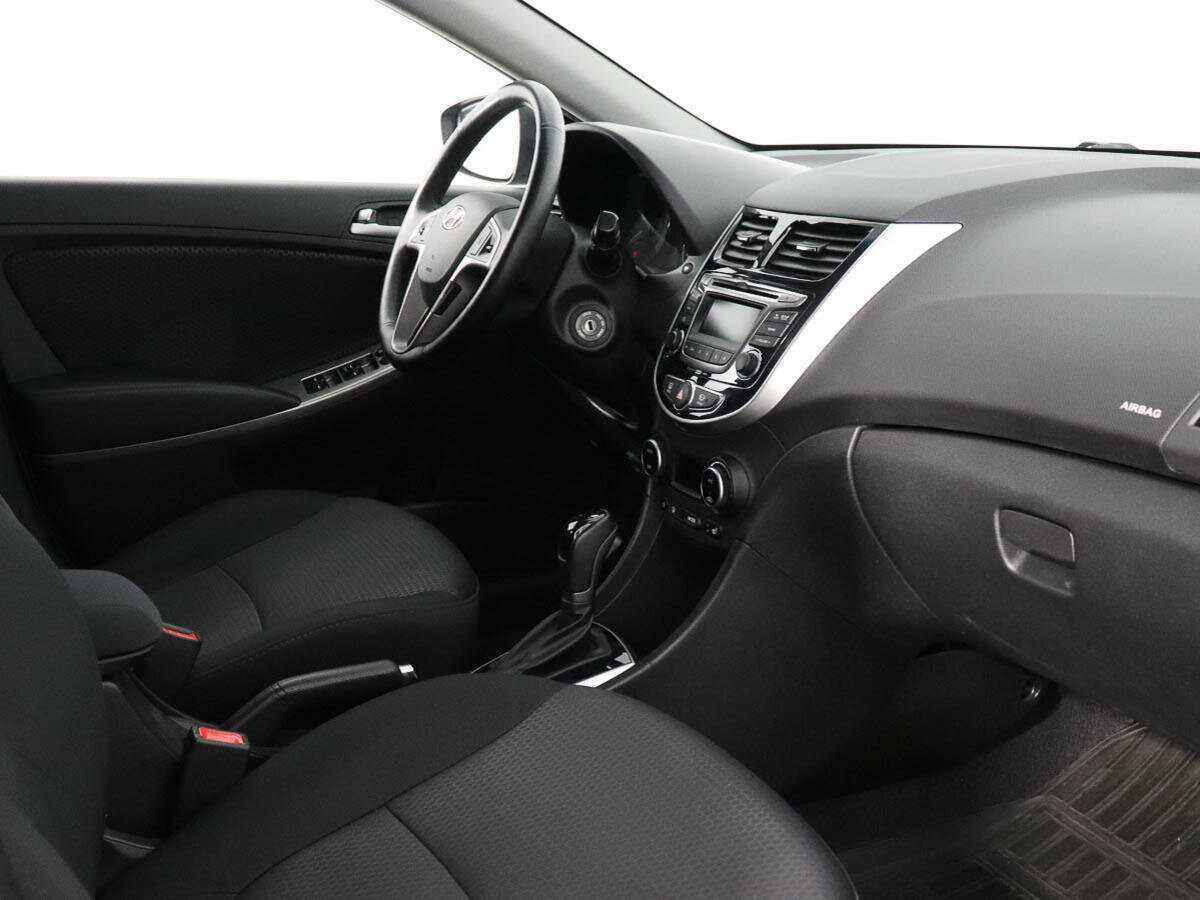 Hyundai Solaris с пробегом — 2015 год. Фото: #8