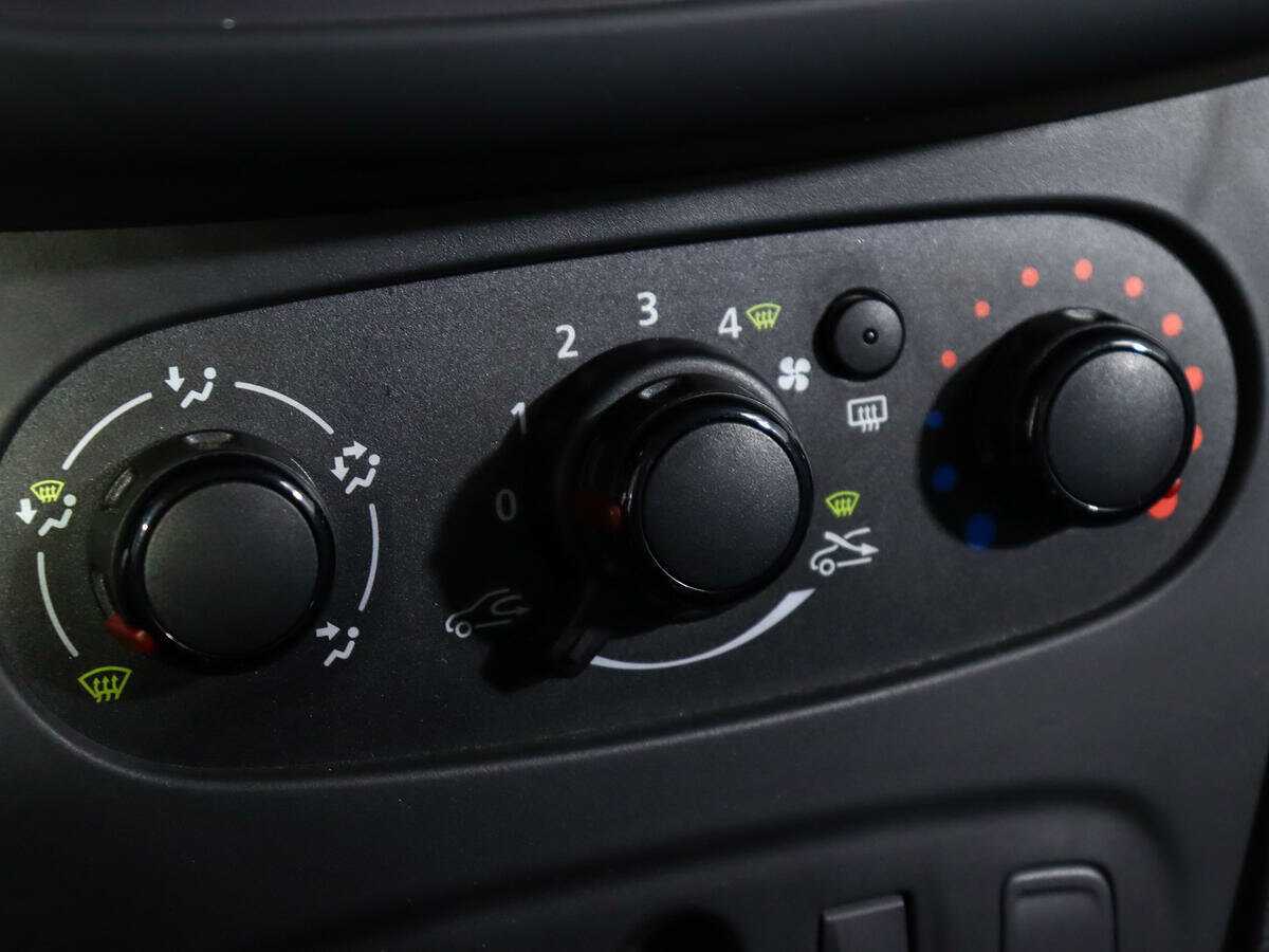 Renault Logan с пробегом — 2018 год. Фото: #14