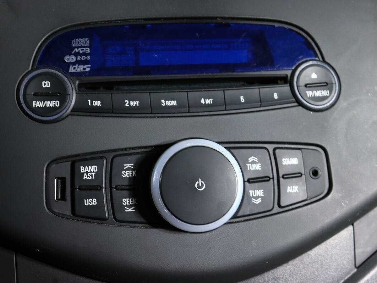 Chevrolet Spark с пробегом — 2012 год. Фото: #16