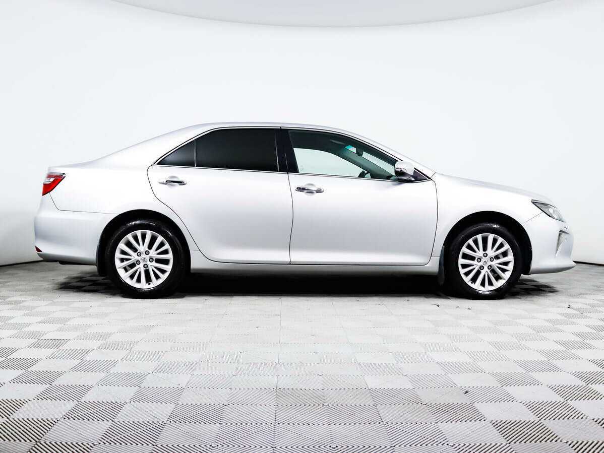 Toyota Camry с пробегом — 2015 год. Фото: #3