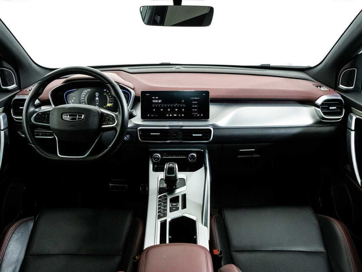 Geely Coolray с пробегом — 2022 год. Фото: #7