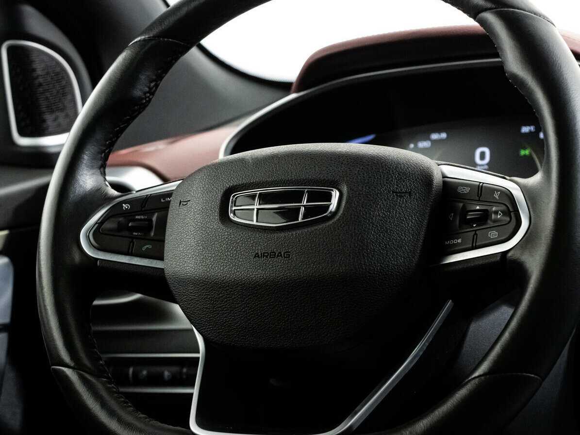 Geely Coolray с пробегом — 2022 год. Фото: #9