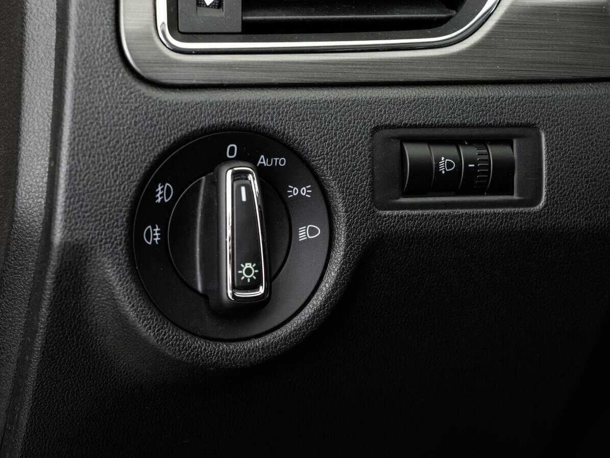 Skoda Rapid с пробегом — 2019 год. Фото: #10