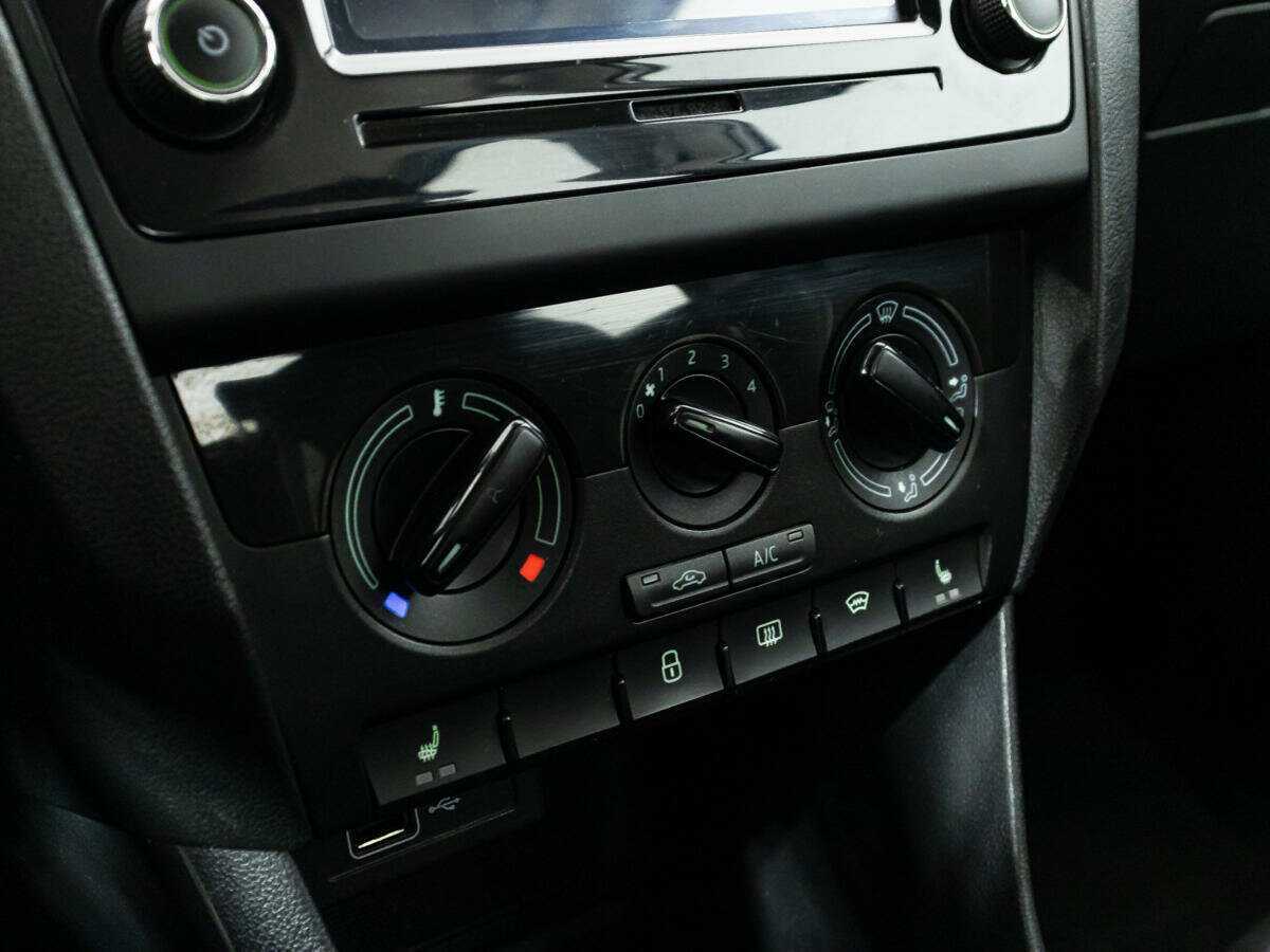 Skoda Rapid с пробегом — 2018 год. Фото: #15