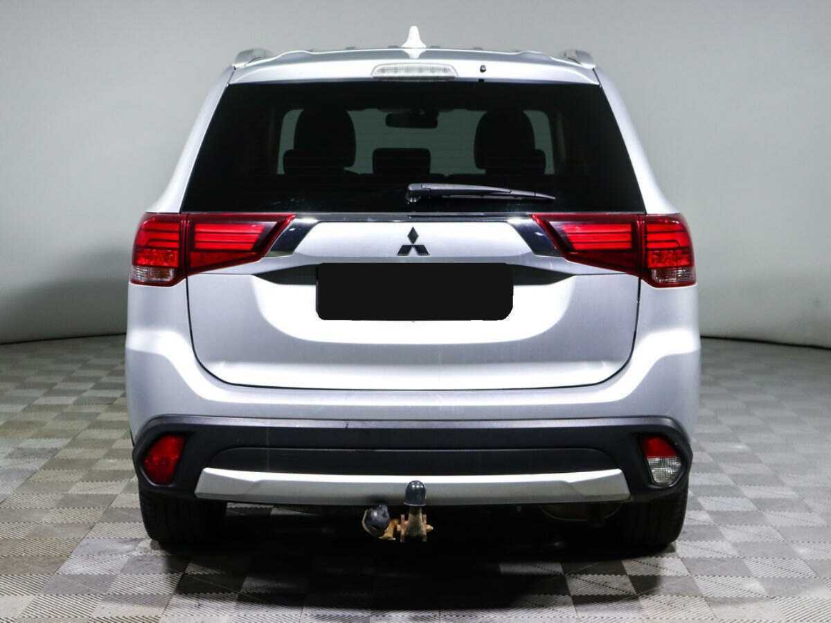Mitsubishi Outlander с пробегом — 2017 год. Фото: #4