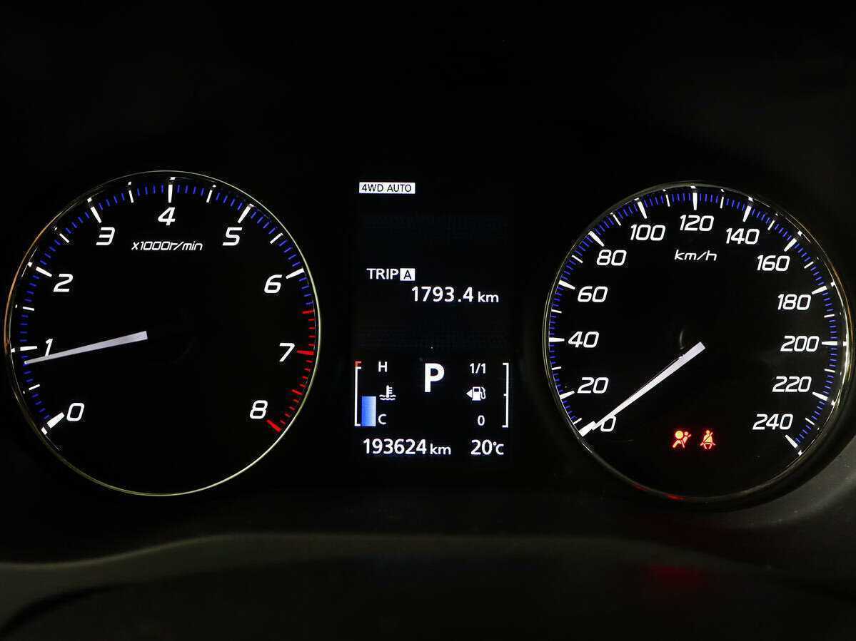 Mitsubishi Outlander с пробегом — 2017 год. Фото: #8