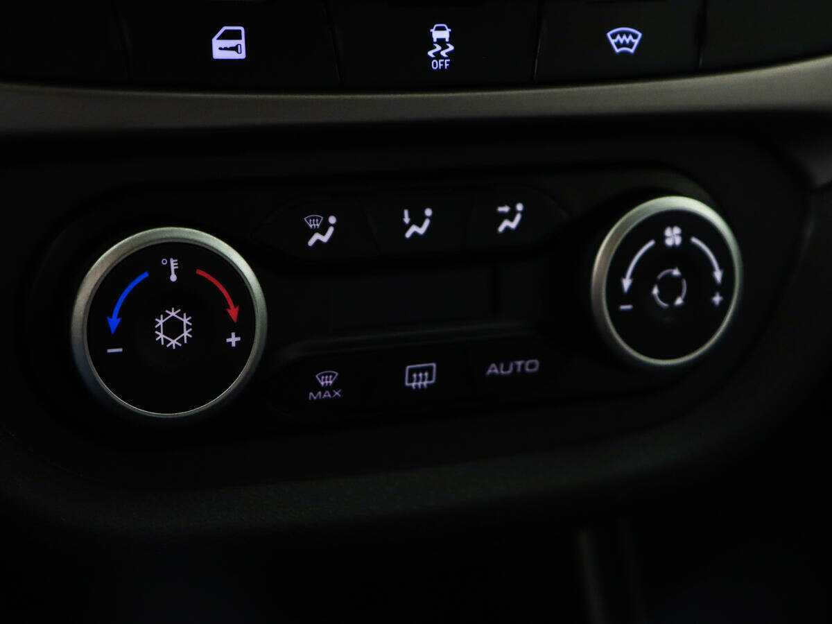 Lada (ВАЗ) Vesta с пробегом — 2019 год. Фото: #12