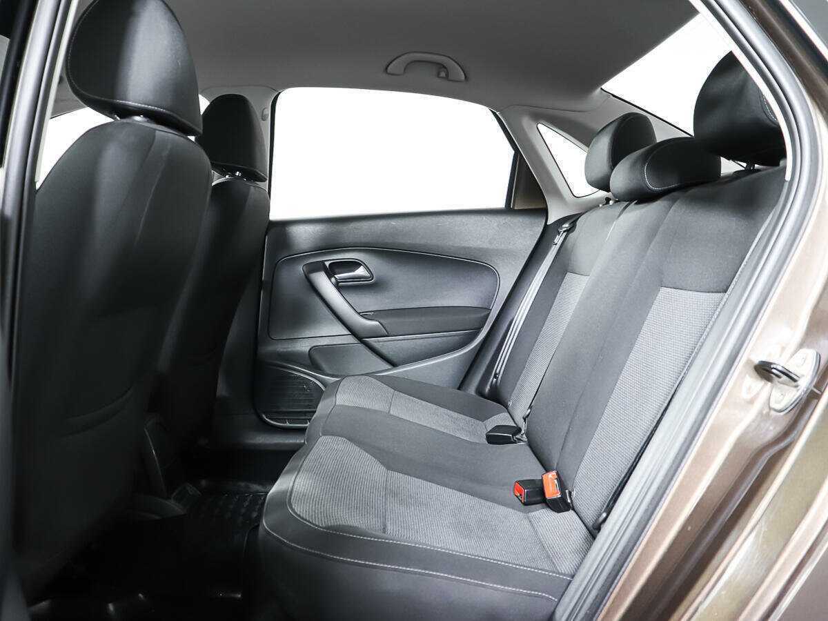 Volkswagen Polo с пробегом — 2016 год. Фото: #9