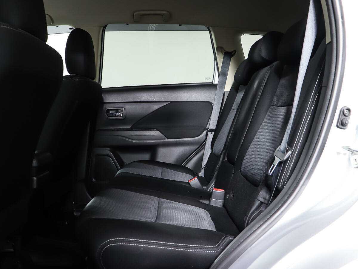 Mitsubishi Outlander с пробегом — 2018 год. Фото: #8