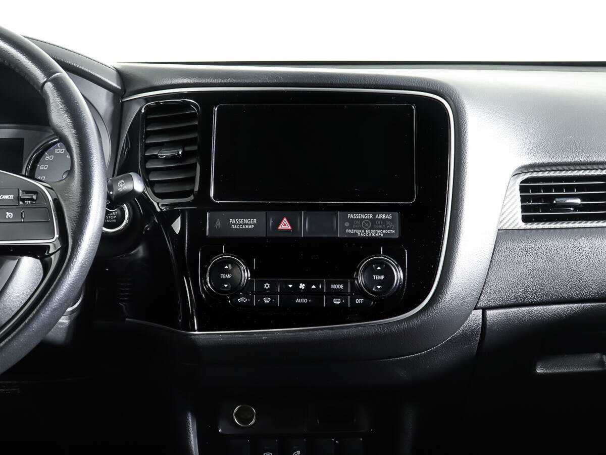 Mitsubishi Outlander с пробегом — 2018 год. Фото: #10