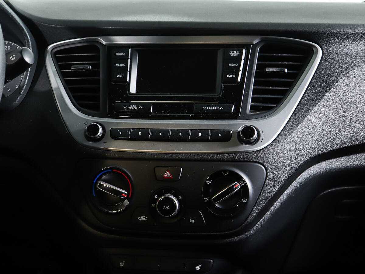 Hyundai Solaris с пробегом — 2017 год. Фото: #11