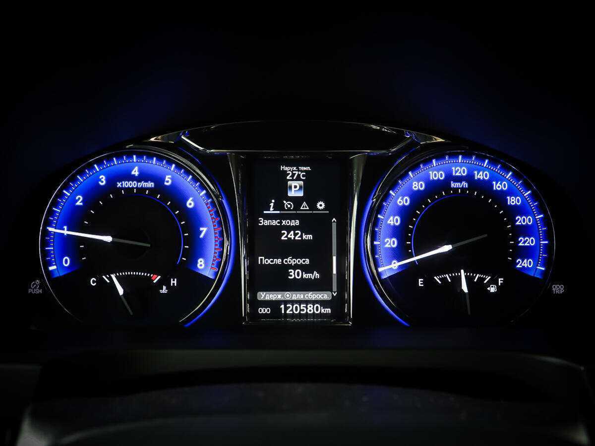 Toyota Camry с пробегом — 2017 год. Фото: #13