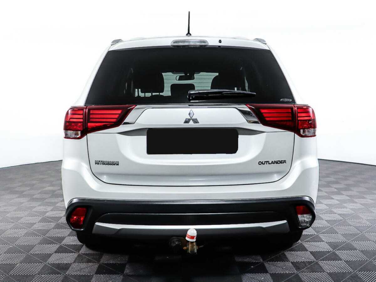 Mitsubishi Outlander с пробегом — 2015 год. Фото: #5