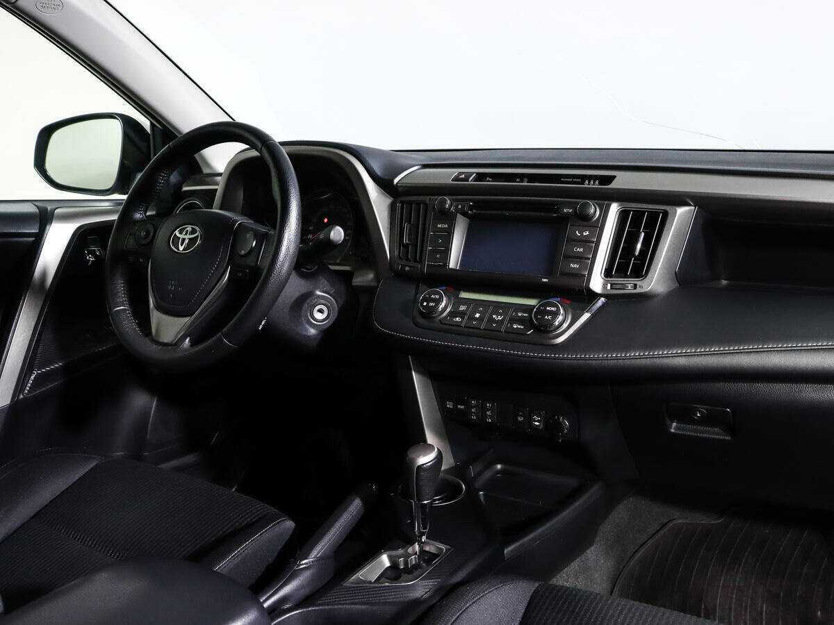 Toyota RAV4 с пробегом — 2014 год. Фото: #8