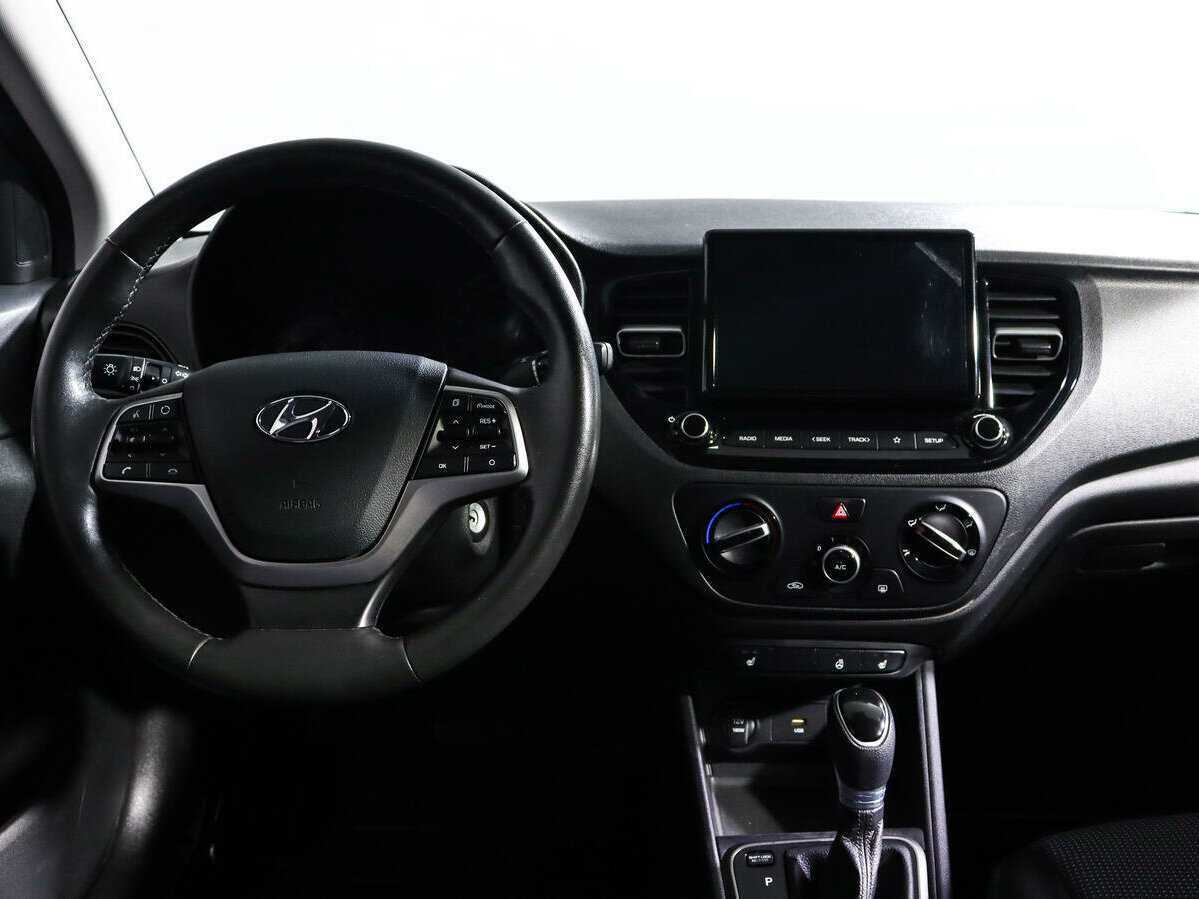 Hyundai Solaris с пробегом — 2021 год. Фото: #11