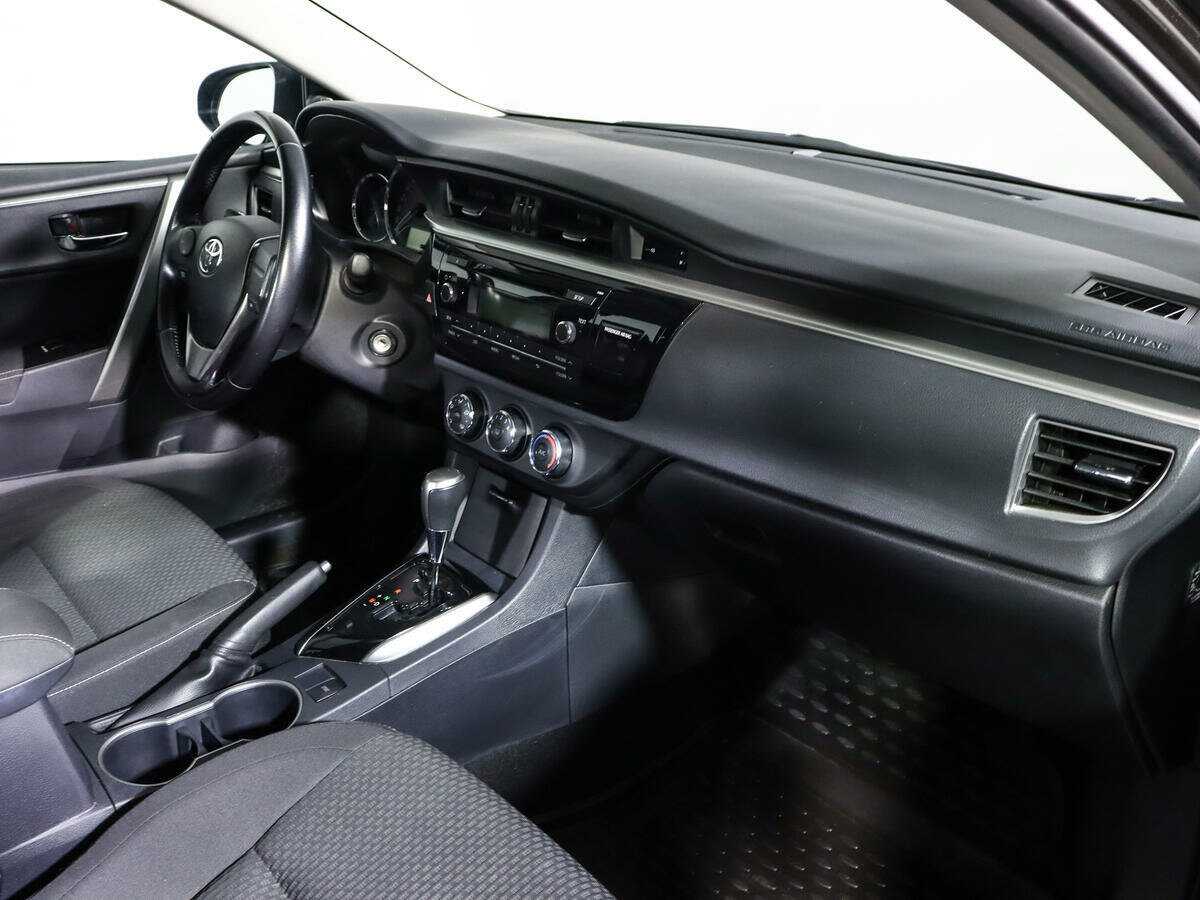 Toyota Corolla с пробегом — 2016 год. Фото: #6