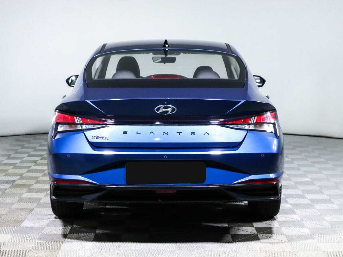 Hyundai Elantra с пробегом — 2022 год. Фото: #4