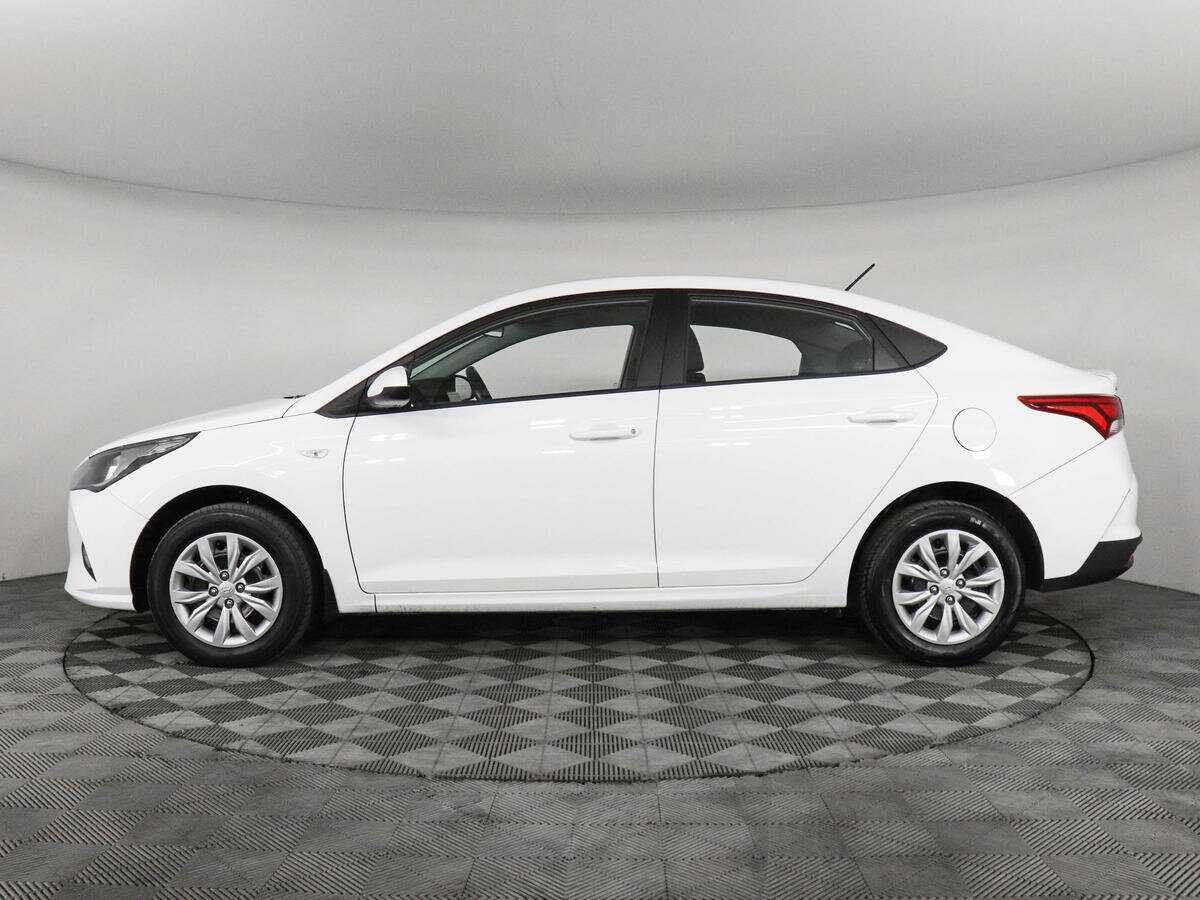 Hyundai Solaris с пробегом — 2022 год. Фото: #7