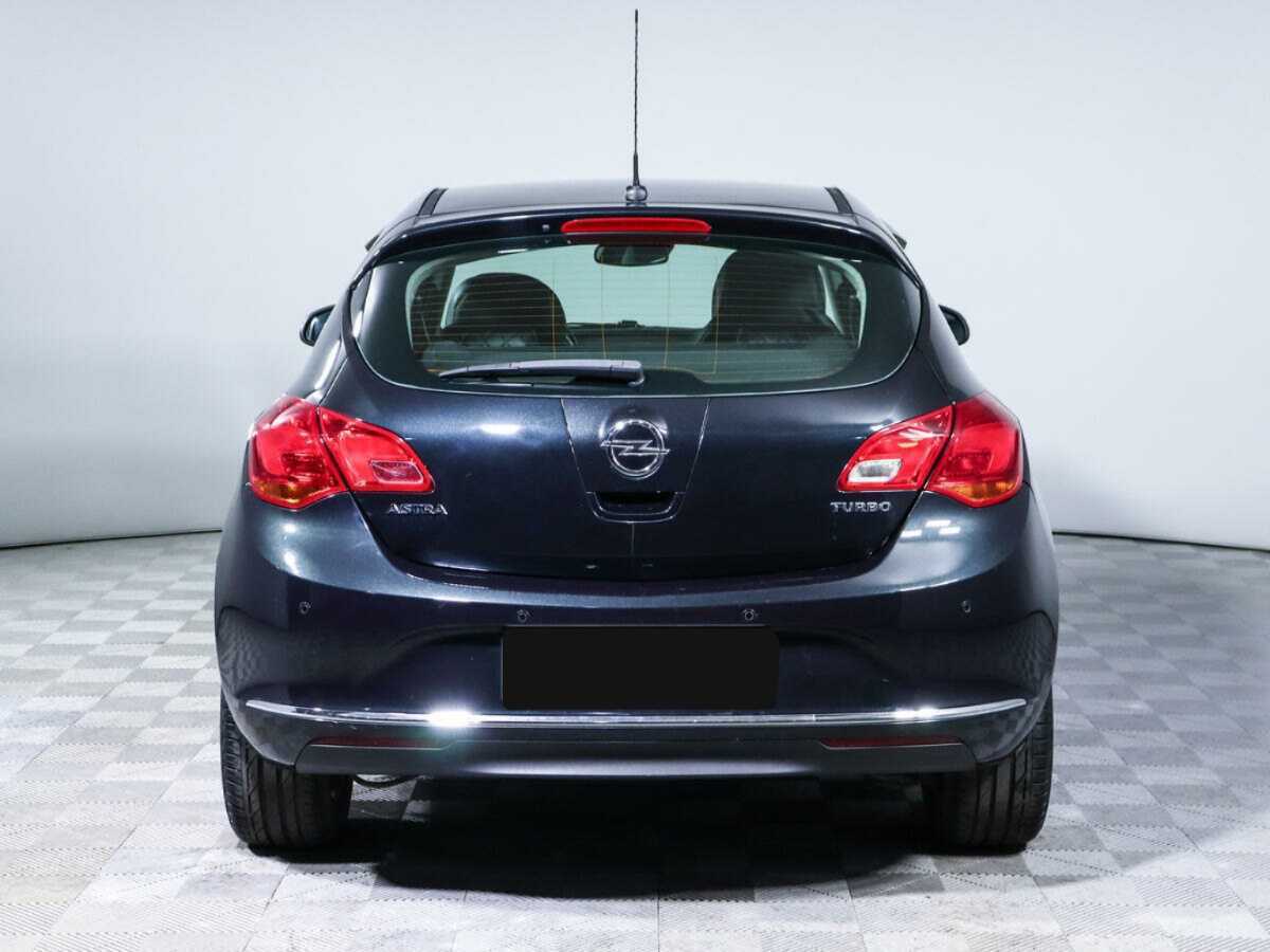 Opel Astra с пробегом — 2014 год. Фото: #4