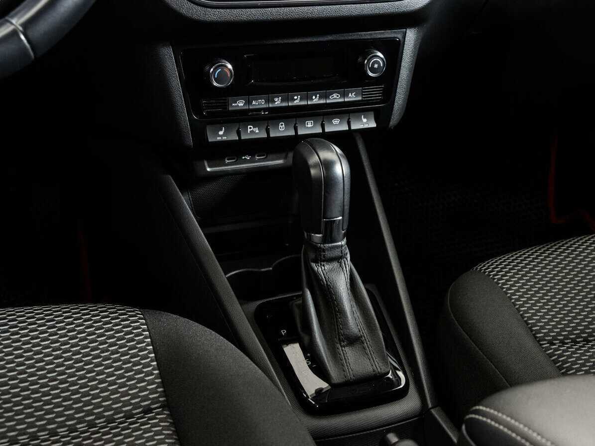 Volkswagen Polo с пробегом — 2021 год. Фото: #10