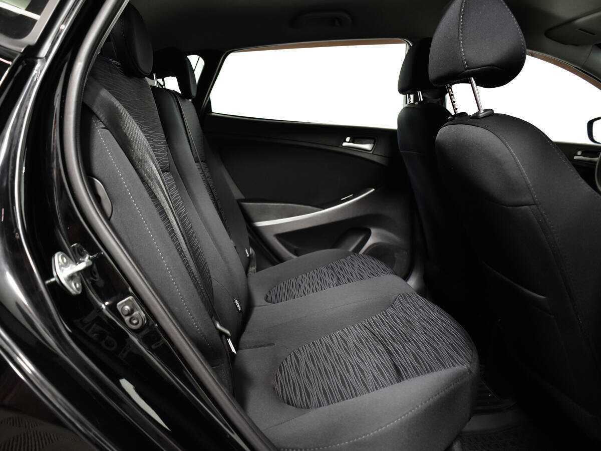 Hyundai Solaris с пробегом — 2015 год. Фото: #9