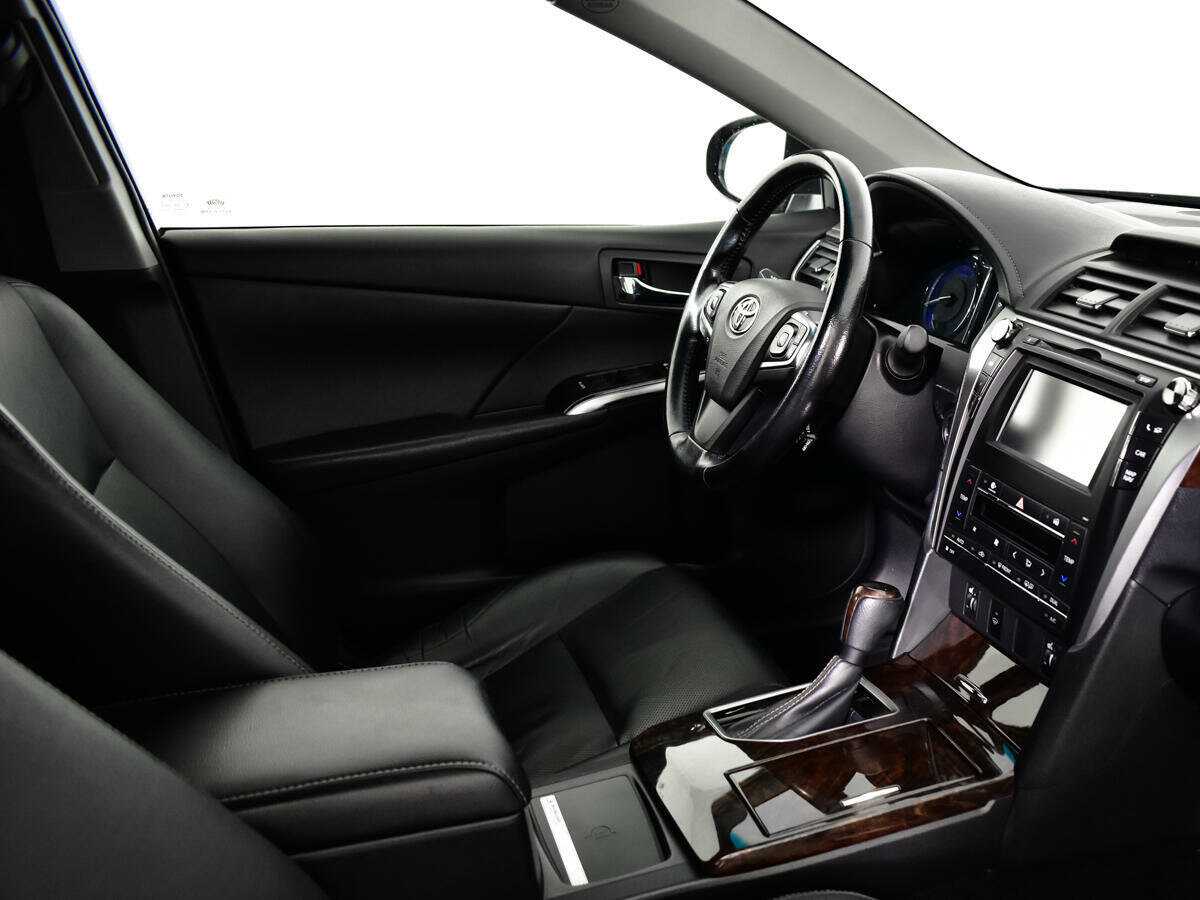 Toyota Camry с пробегом — 2016 год. Фото: #8