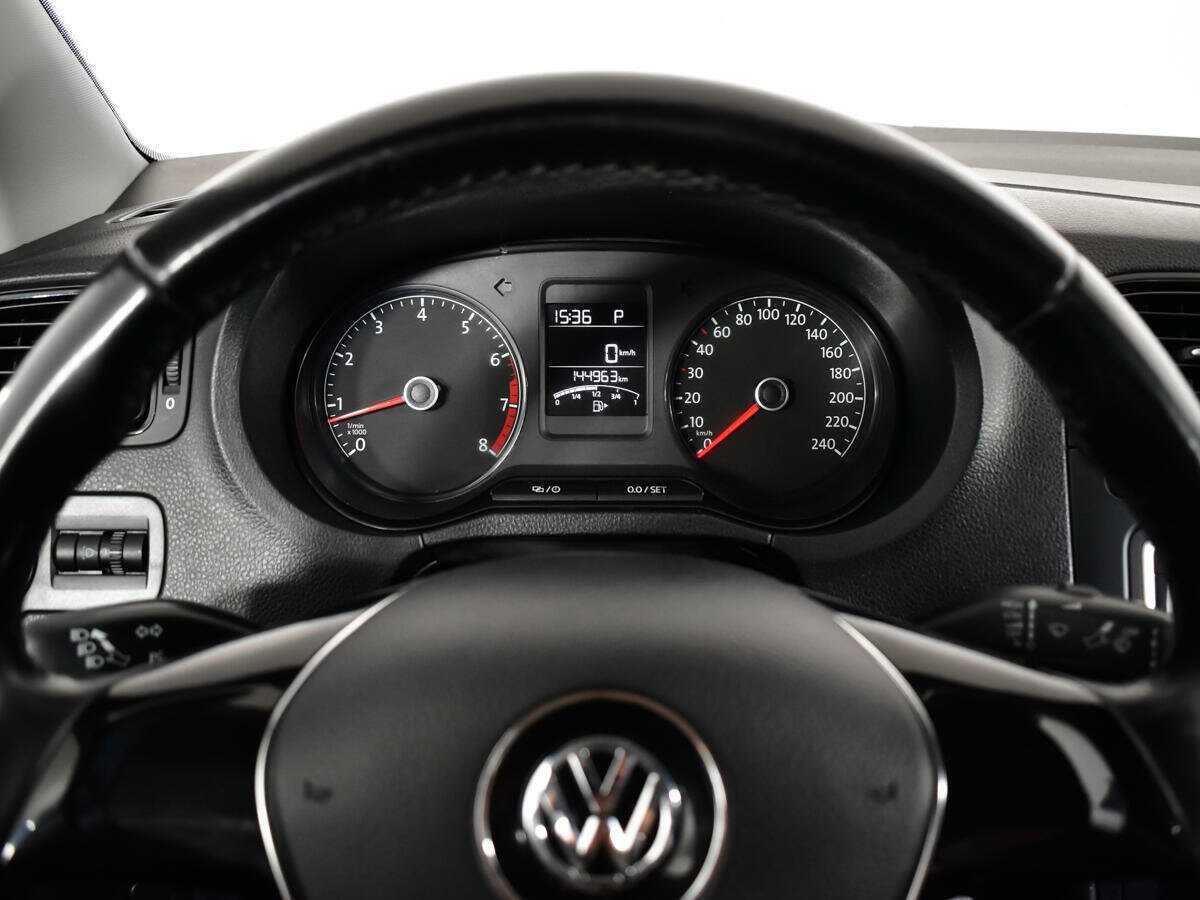 Volkswagen Polo с пробегом — 2017 год. Фото: #10