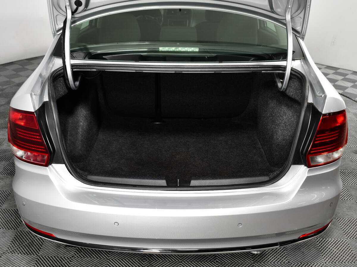 Volkswagen Polo с пробегом — 2017 год. Фото: #13