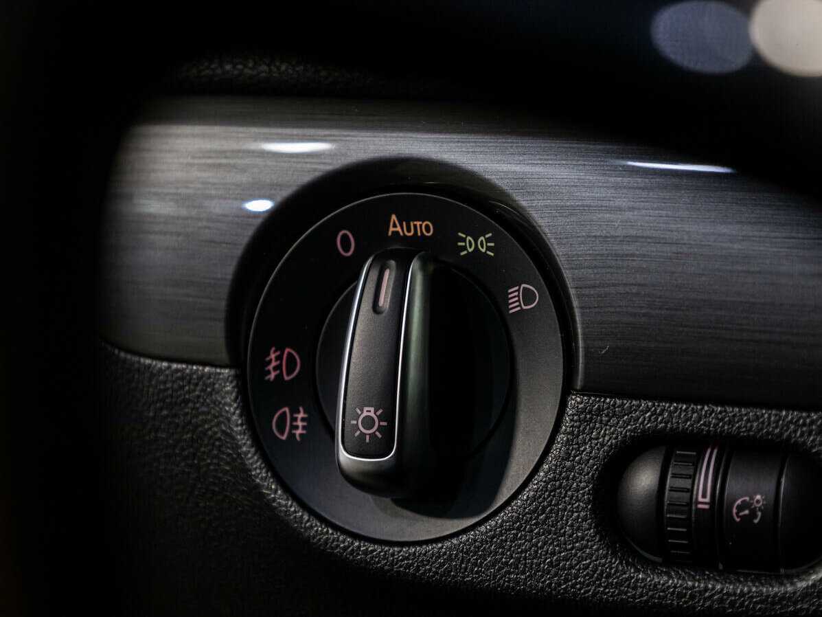 Volkswagen Jetta с пробегом — 2016 год. Фото: #13