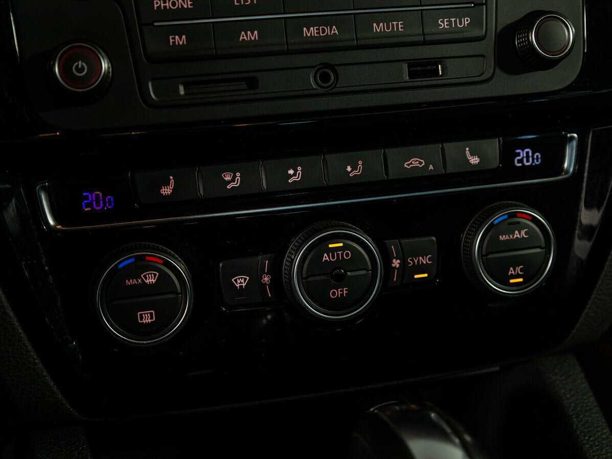 Volkswagen Jetta с пробегом — 2016 год. Фото: #14