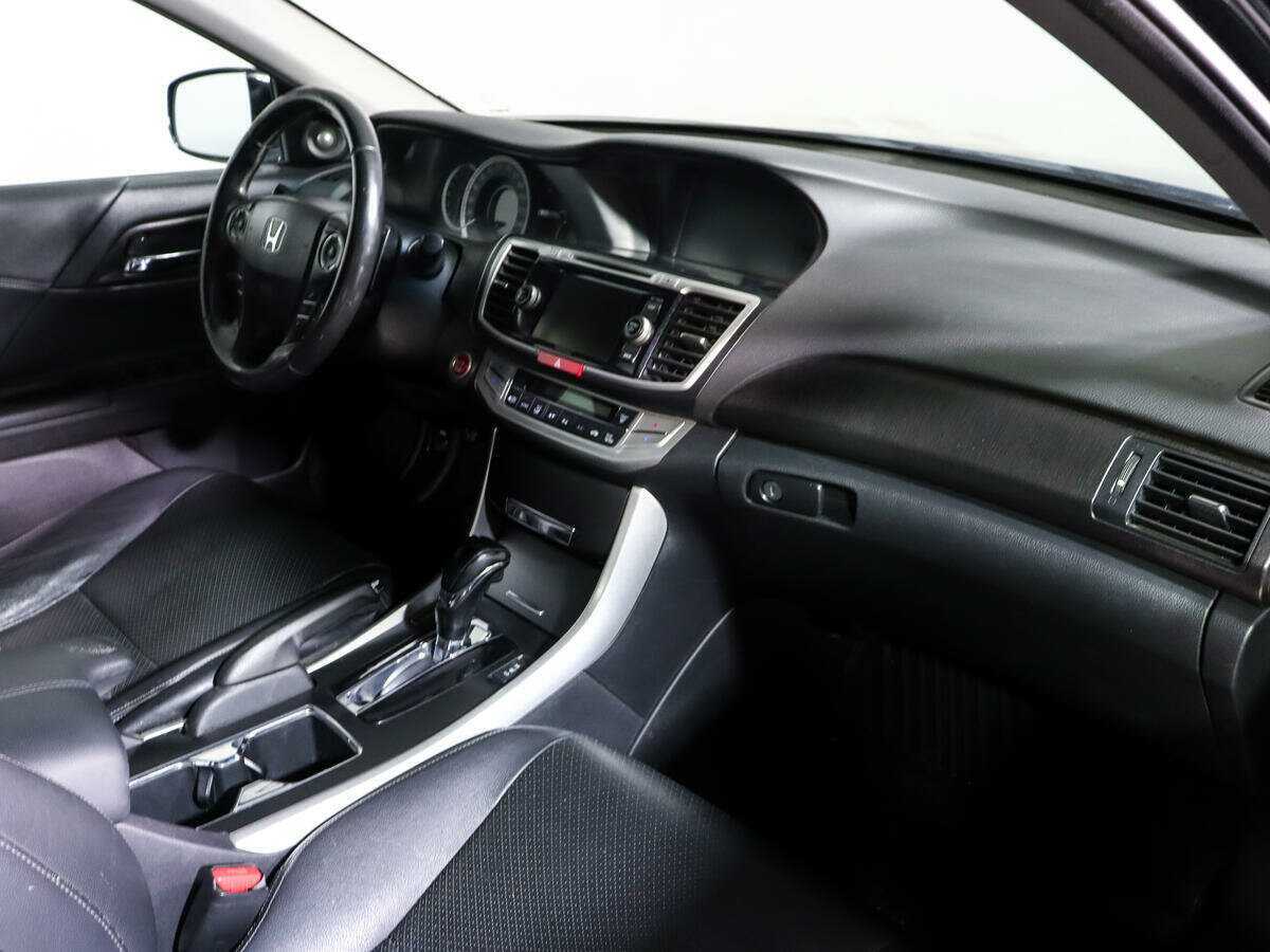 Honda Accord с пробегом — 2013 год. Фото: #6