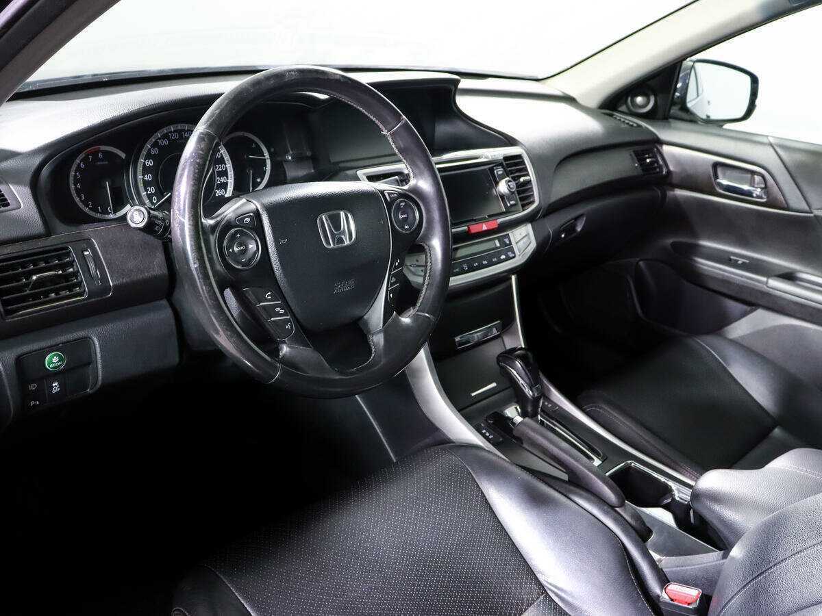 Honda Accord с пробегом — 2013 год. Фото: #11