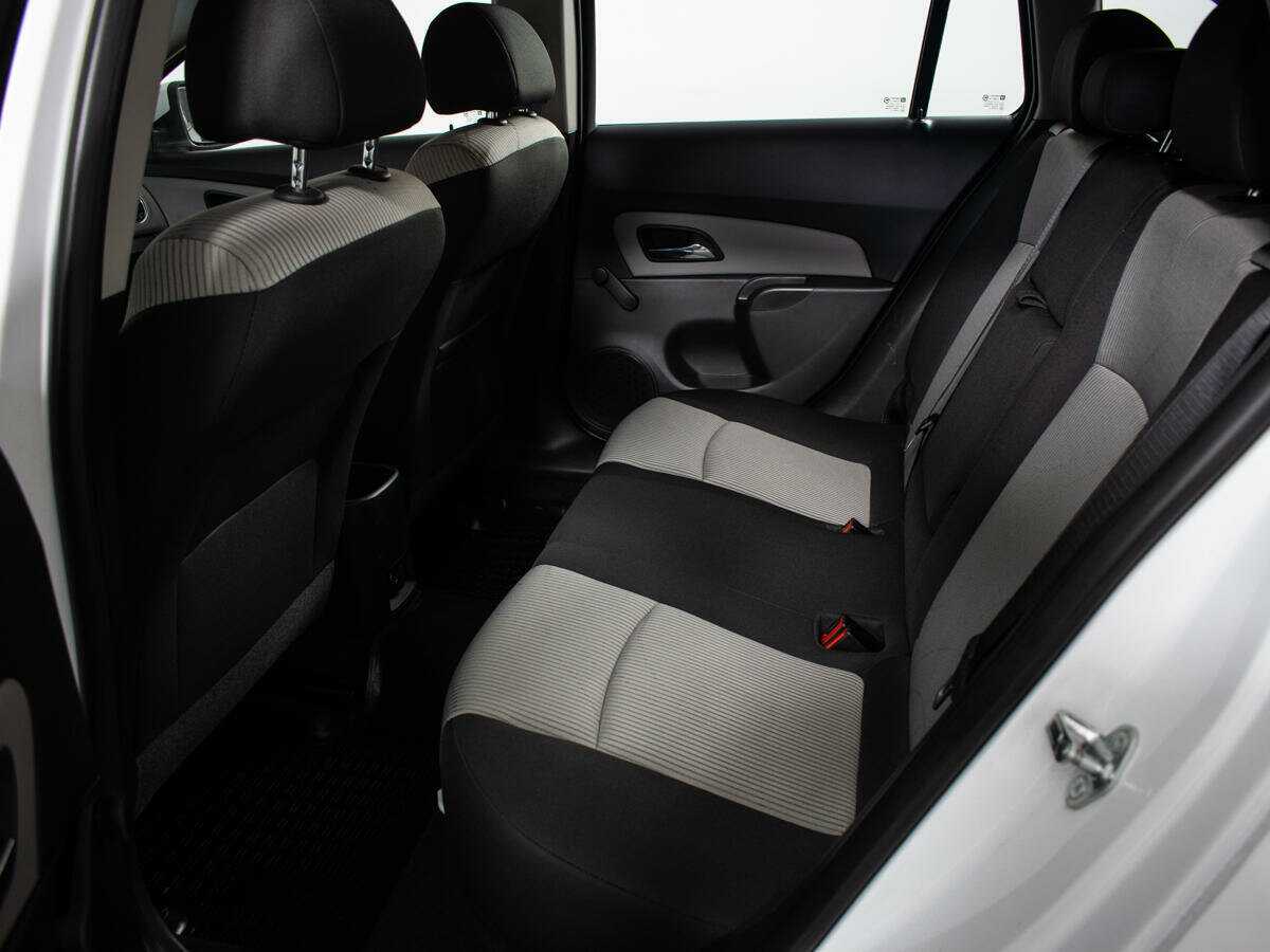 Chevrolet Cruze с пробегом — 2014 год. Фото: #9