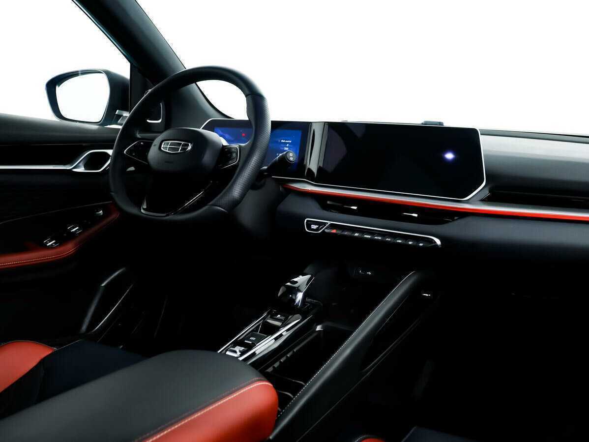 Geely Coolray с пробегом — 2023 год. Фото: #8