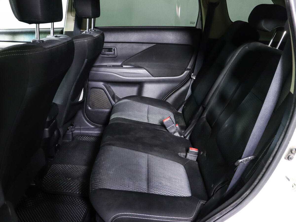 Mitsubishi Outlander с пробегом — 2018 год. Фото: #7