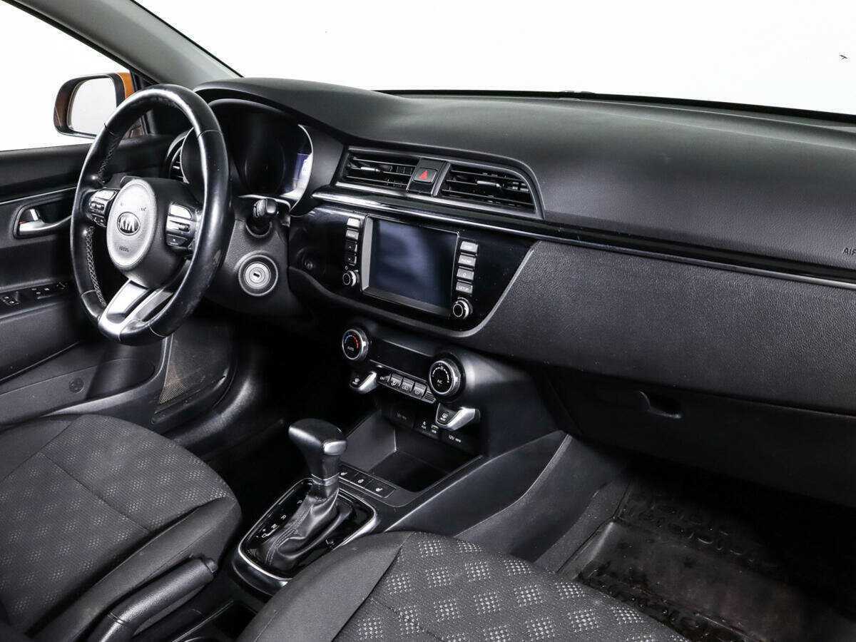 Kia Rio с пробегом — 2017 год. Фото: #6