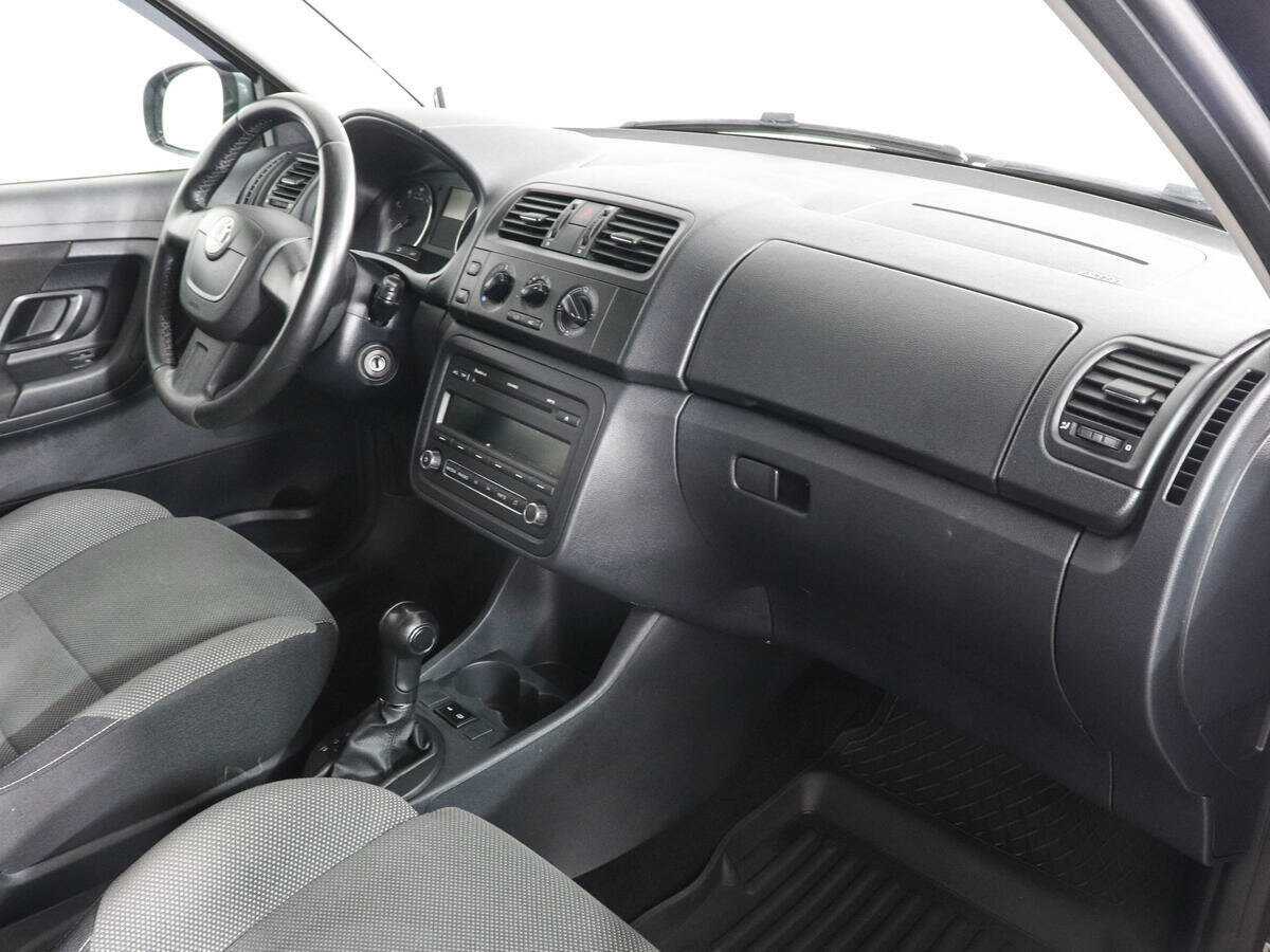 Skoda Fabia с пробегом — 2012 год. Фото: #9