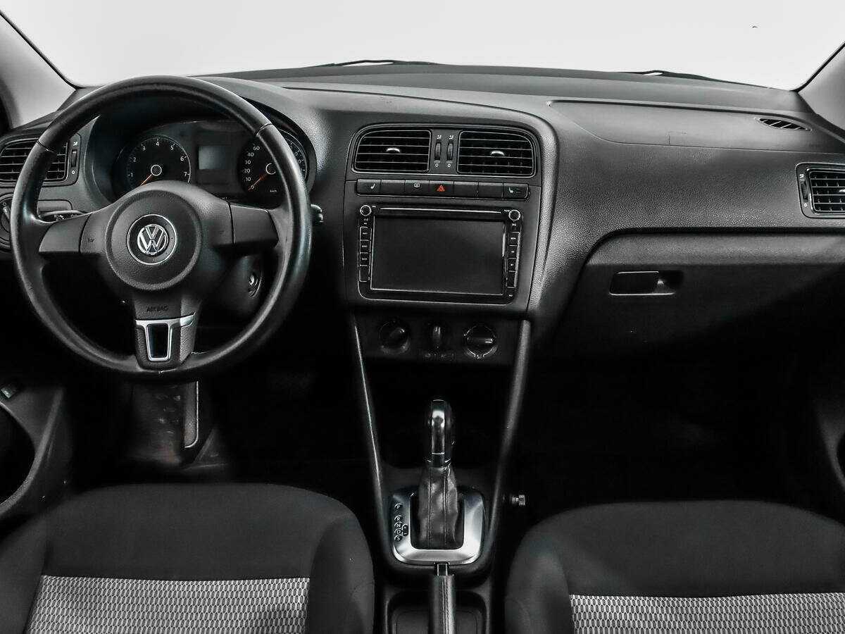 Volkswagen Polo с пробегом — 2012 год. Фото: #12